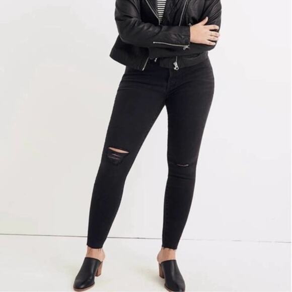 Madewell 9” Mid Rise Raw Hem Skinny Jeans Black Sea Womens 26P Distressed Grunge - Picture 1 of 10